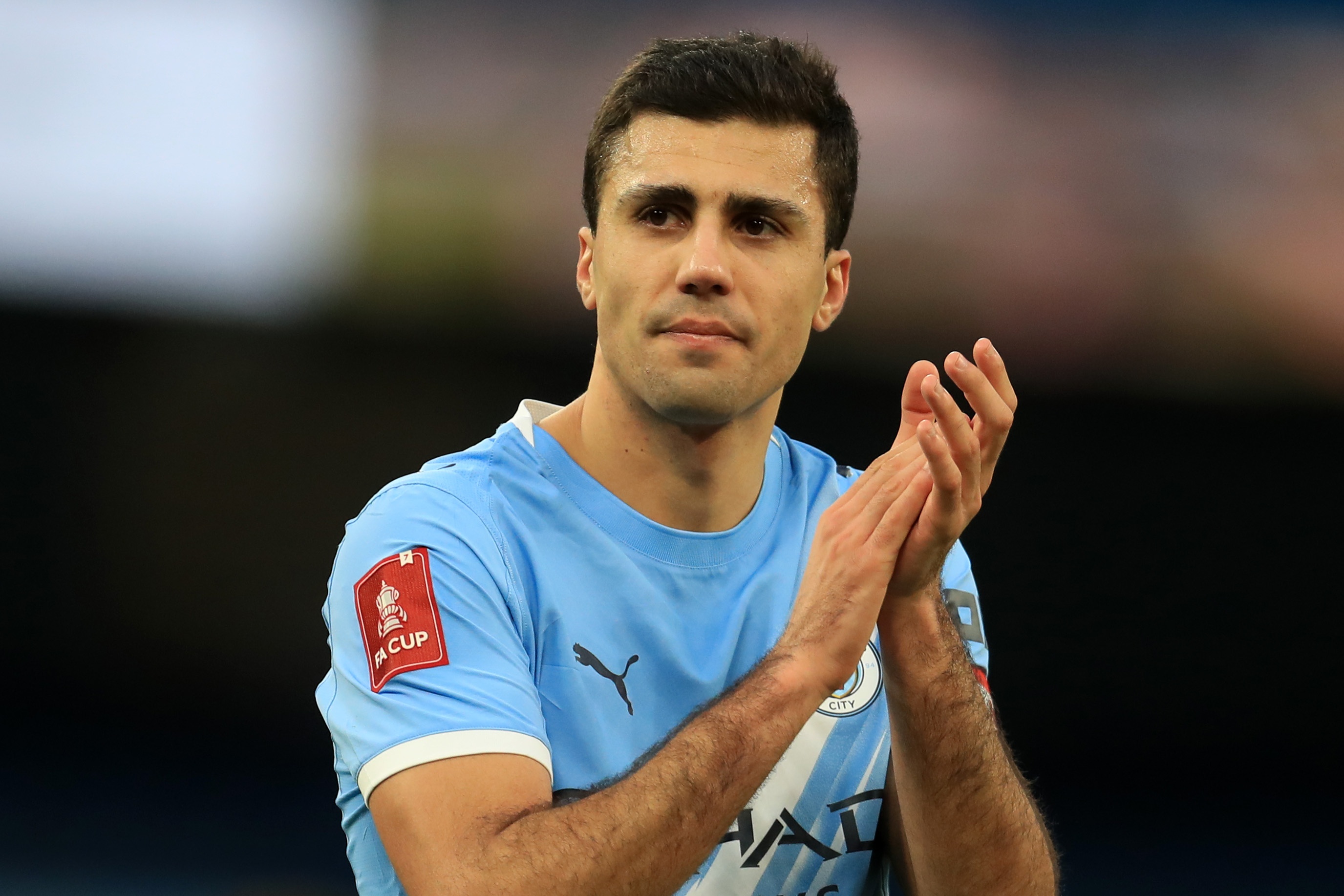 罗德里警告比赛负荷：要么停，要么我踢不到32岁