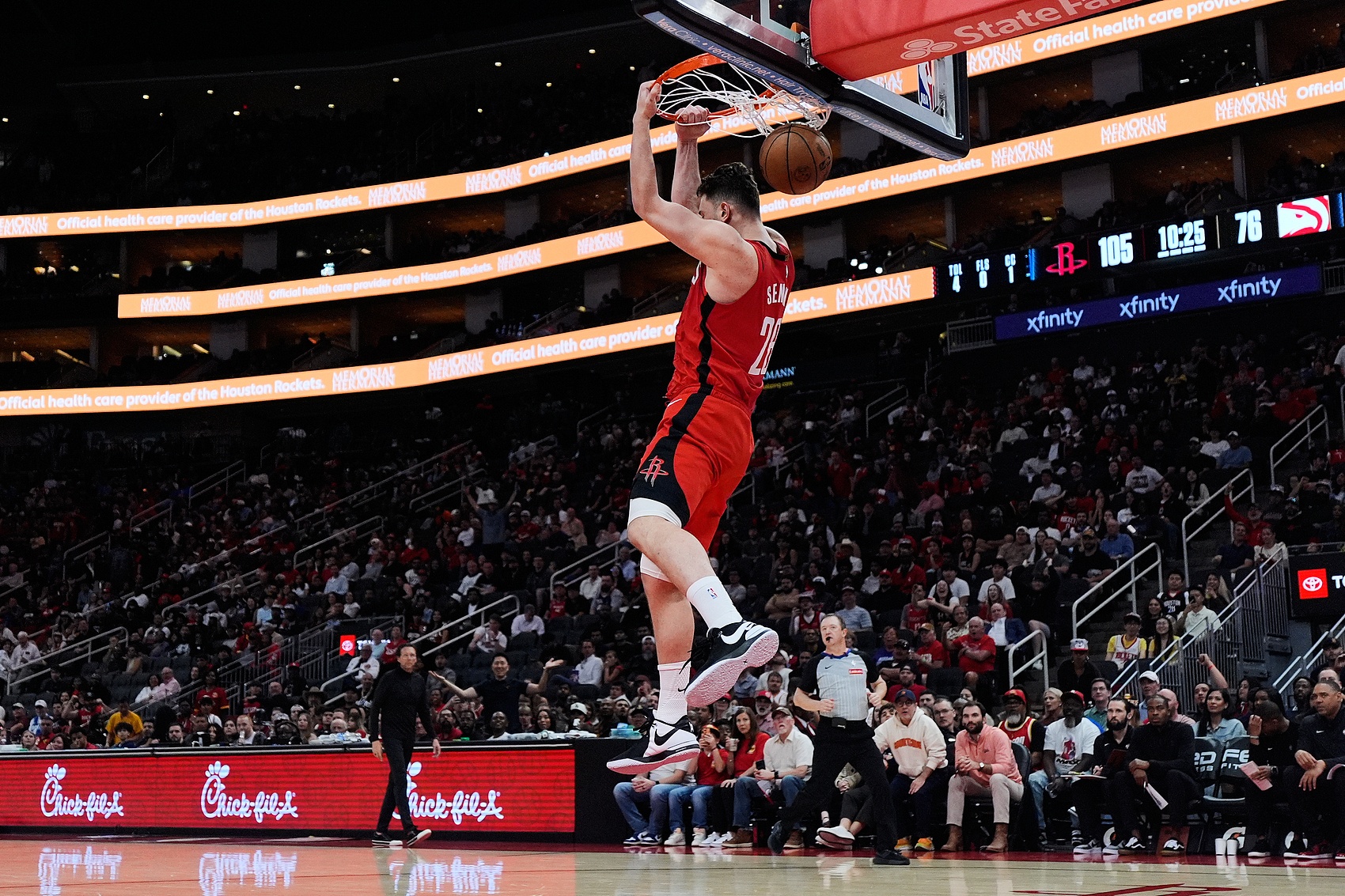 申京：一对一防守任何人我都不虚