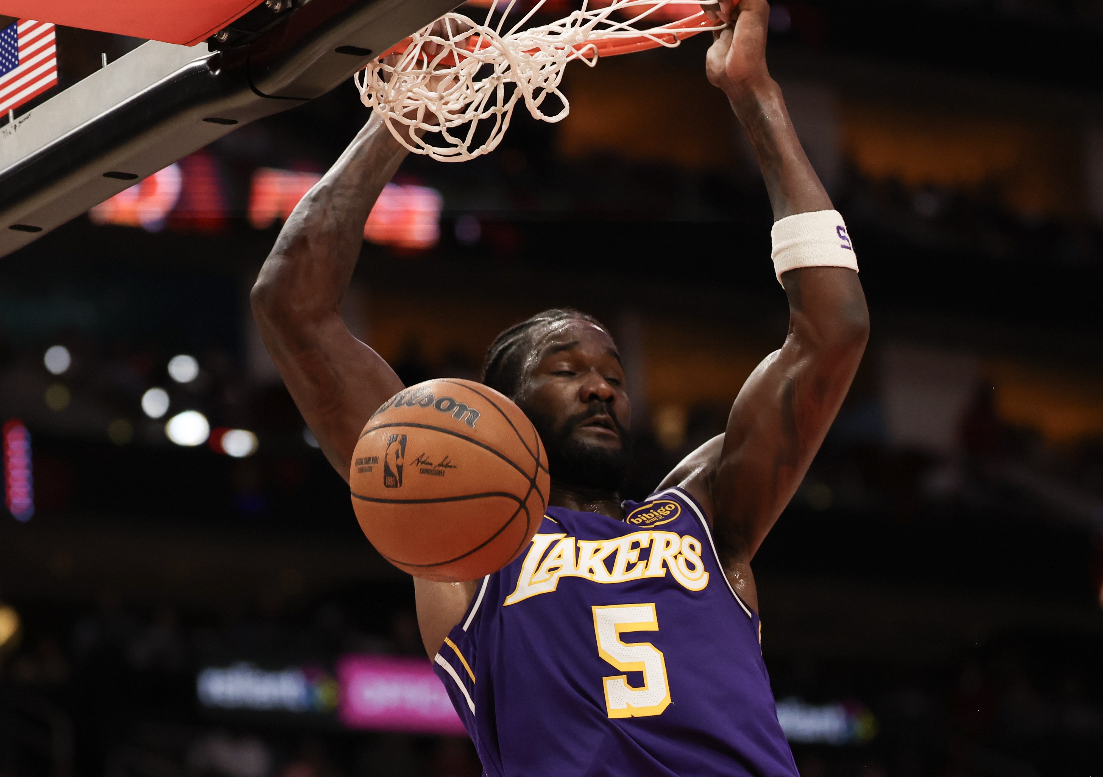 雷迪克点出系列赛关键：艾顿换防价值凸显，海斯成X因素