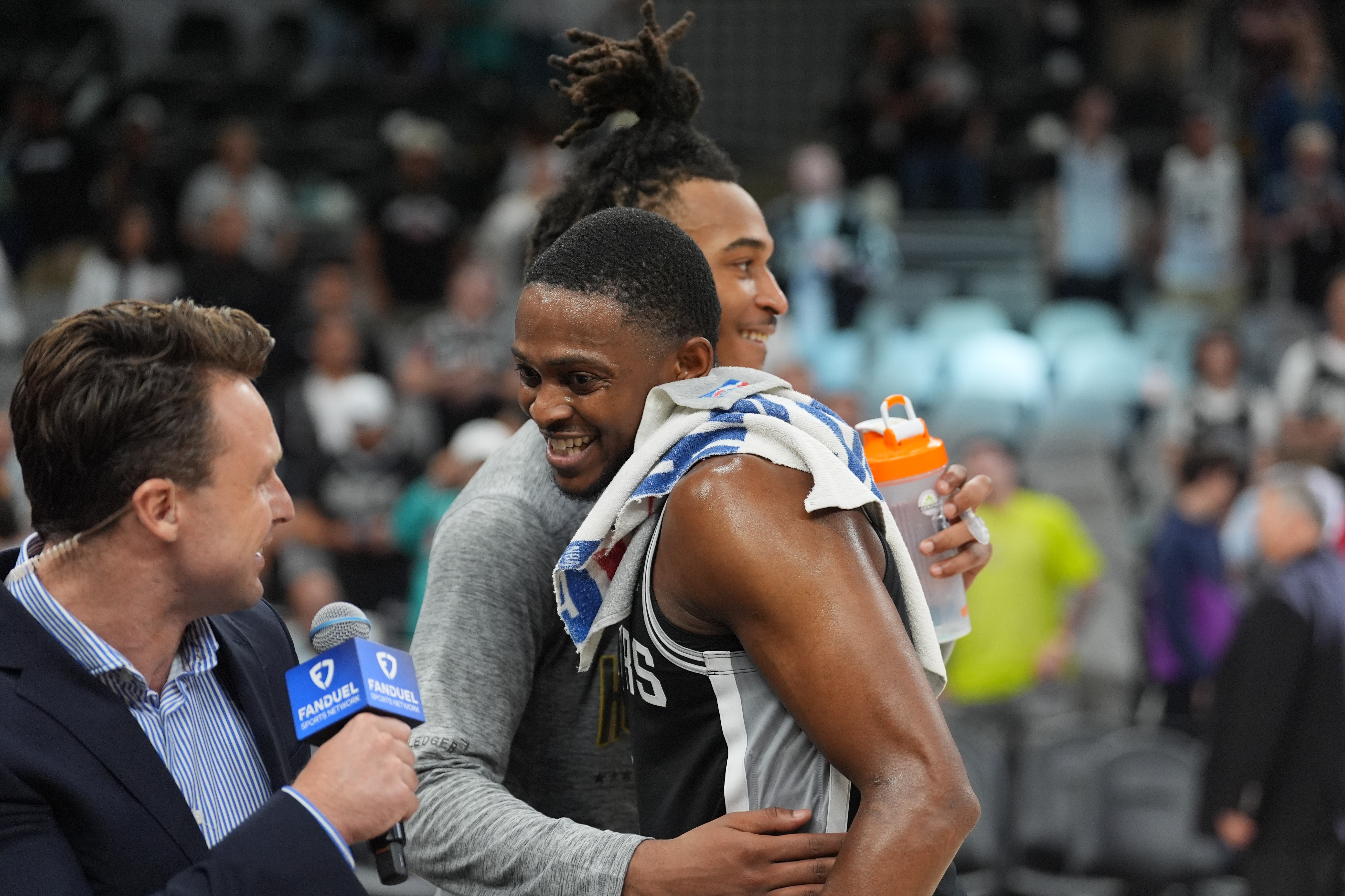 火箭主场8.5分深让复仇湖人，杜兰特三分7中1仍砍23分