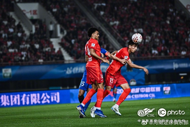 河南主场0-3完败申花 点球+两连击锁定胜局