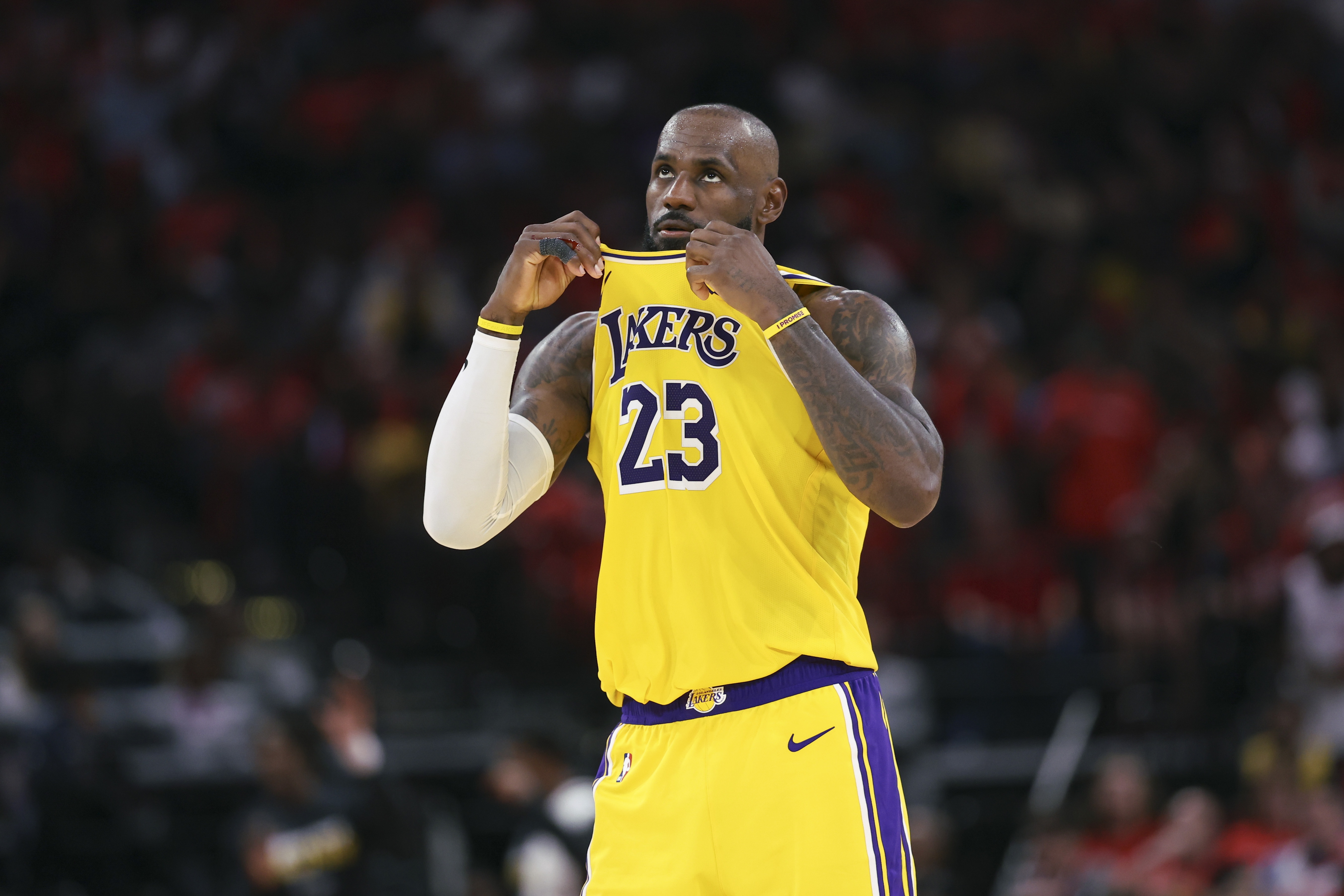 詹皇296场季后赛连续首发历史第一 杜兰特171场第八