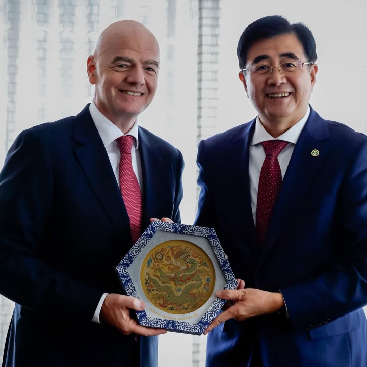 因凡蒂诺温哥华会见宋凯 FIFA前进计划推动中国足球体系重组