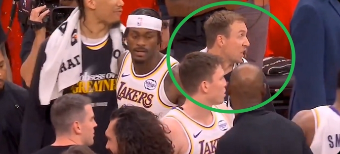 肯纳德因辱骂裁判被罚2.5万 赛后怒喷“你太TM烂了”