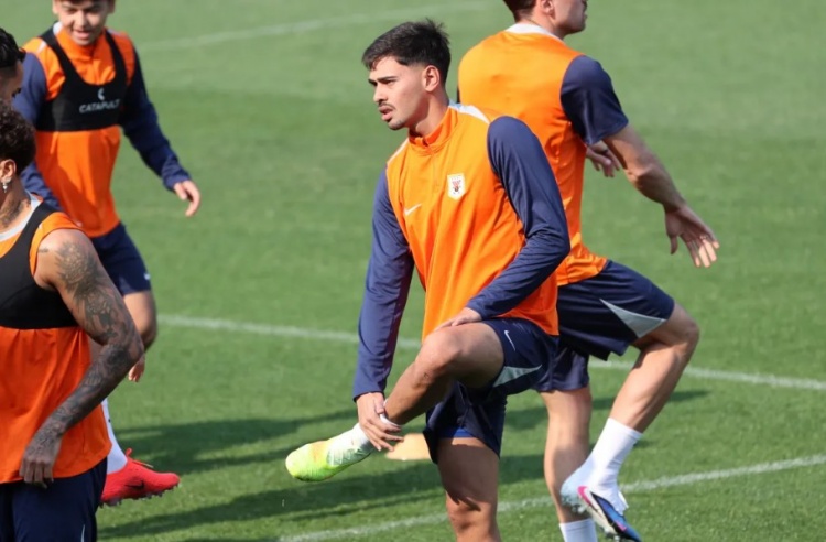 山东泰山基地完成赛前最后一练,明日客战西海岸 山东泰山基地完成赛前最后一练,明日客战西海岸