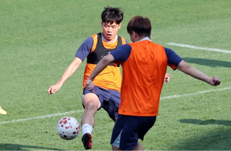 山东泰山基地完成赛前最后一练,明日客战西海岸 山东泰山基地完成赛前最后一练,明日客战西海岸