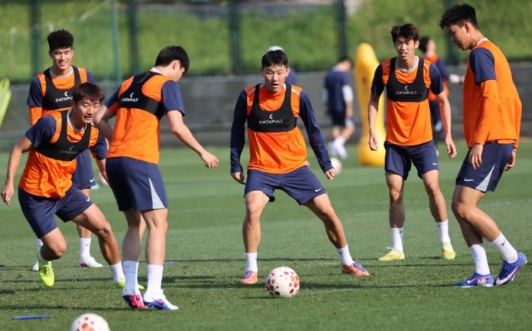 山东泰山基地完成赛前最后一练,明日客战西海岸 山东泰山基地完成赛前最后一练,明日客战西海岸