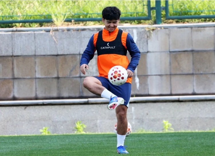 山东泰山基地完成赛前最后一练,明日客战西海岸 山东泰山基地完成赛前最后一练,明日客战西海岸