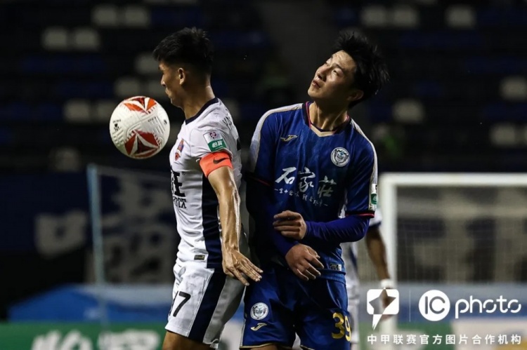 冯刚任意球破门,梅州客家1-0险胜石家庄功夫止连败颓势 冯刚任意球破门,梅州客家1-0险胜石家庄功夫止连败颓势