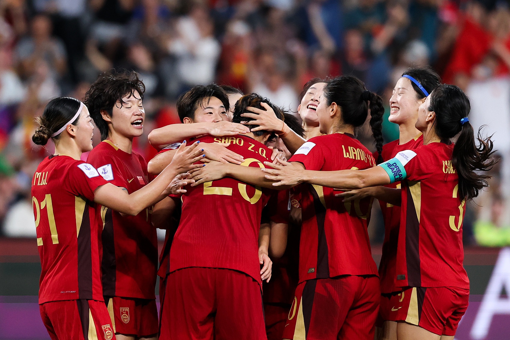 两负俄罗斯暴露全线短板，中国女足已跌出亚洲第一梯队